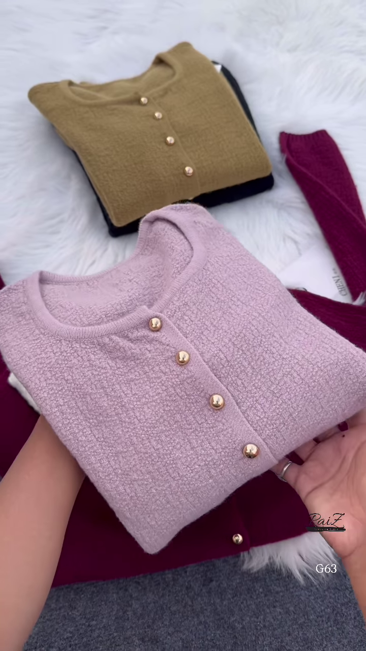 Plush Button Knit Cardigan – Soft, Minimal, and Effortlessly Luxe ✨🧶 - Image 4