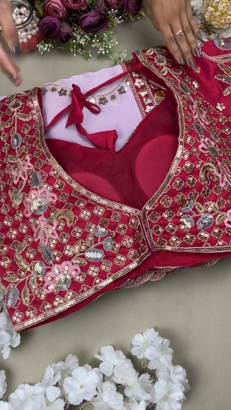 Enchanting Floral Embroidered Saree with Dual-Tone Cut-Work Blouse – Available in Lavender and Deep Berry - Image 3