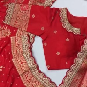 Exquisite Banarasi Scalloped Edge Saree & Blouse Set – Available in Cream, Black, Blue & Red