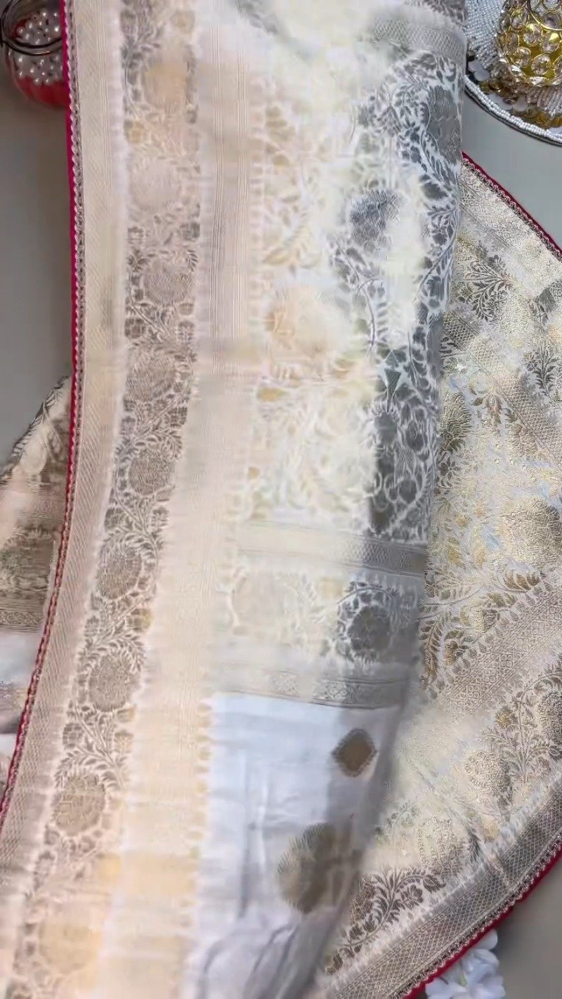 Opulent Ivory & Crimson Handloom Silk Saree Set with Embellished Blouse โ Available in Ivory & Crimson - Image 5