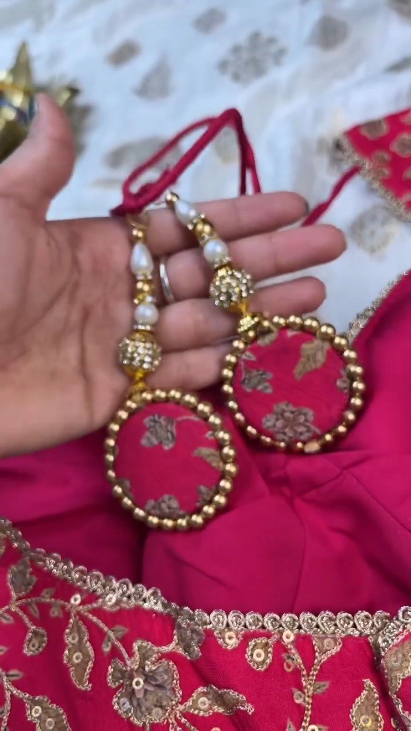 Opulent Ivory & Crimson Handloom Silk Saree Set with Embellished Blouse โ Available in Ivory & Crimson - Image 8