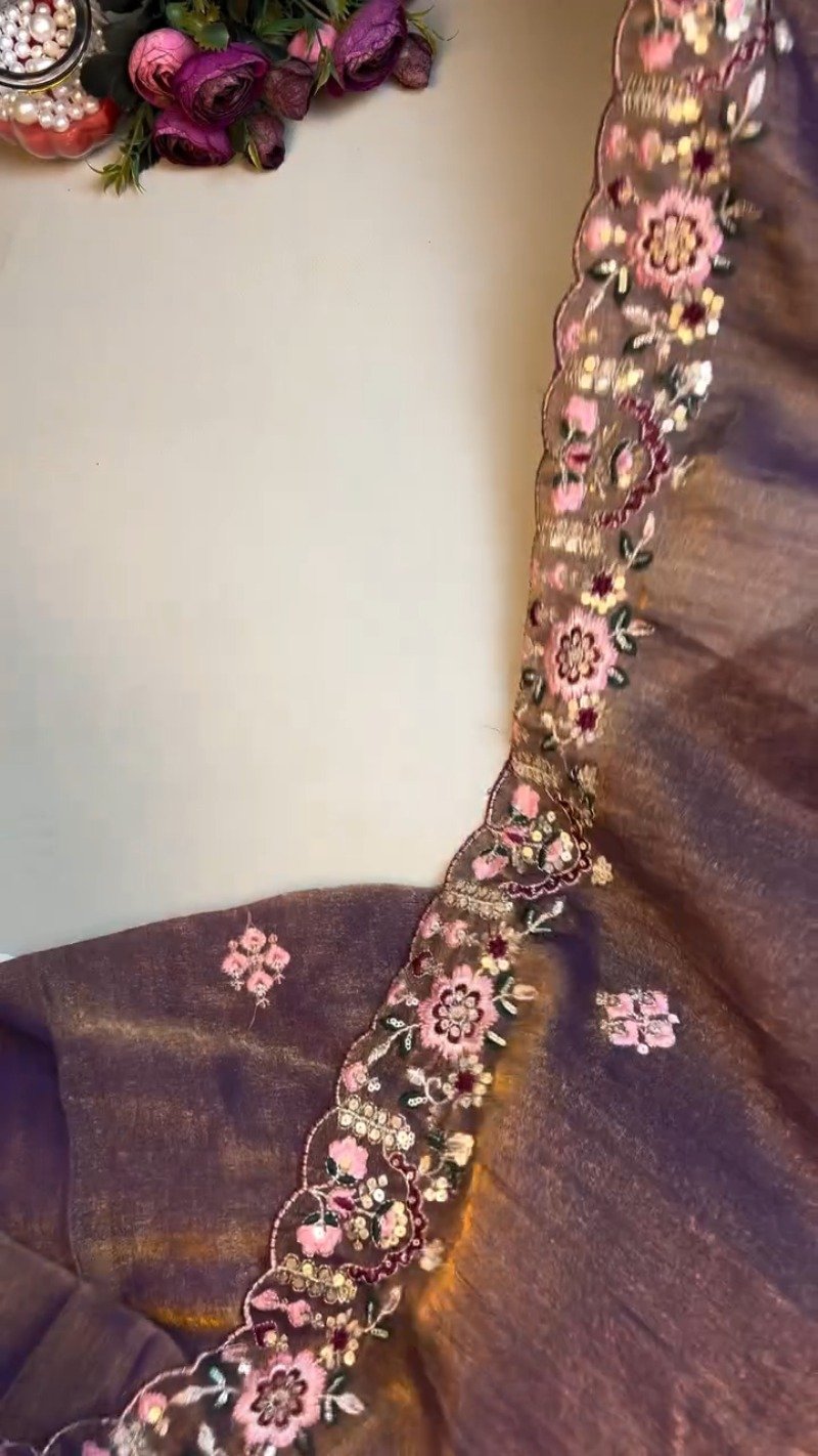 Royal Amethyst Shimmer Organza Saree & Embroidered Blouse Set - Image 4