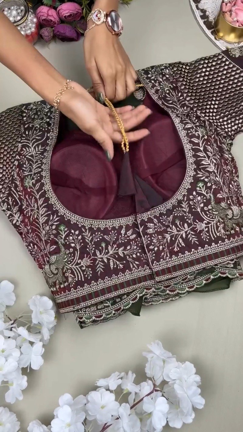 Olive Green Elephant Motif Embroidered Organza Saree & Blouse Set - Image 3