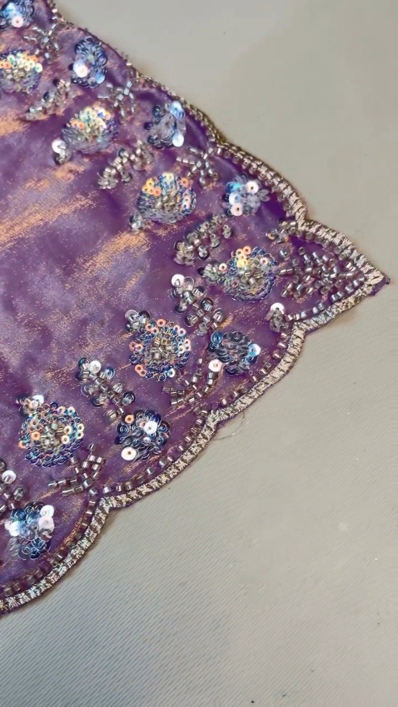 Enchanting Lavender Organza Saree with Intricate Sequin Embellishments - Image 3