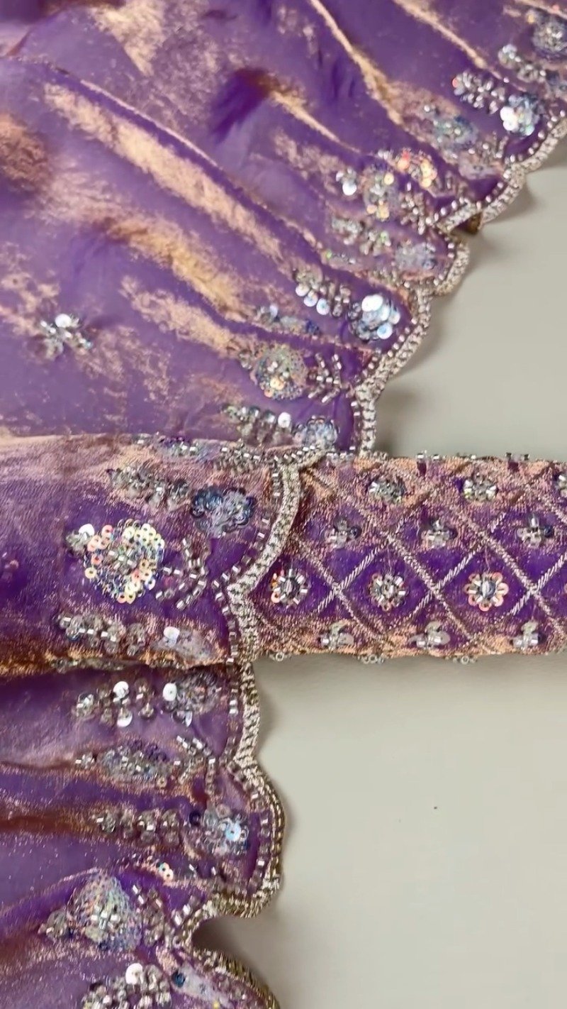 Enchanting Lavender Organza Saree with Intricate Sequin Embellishments - Image 5