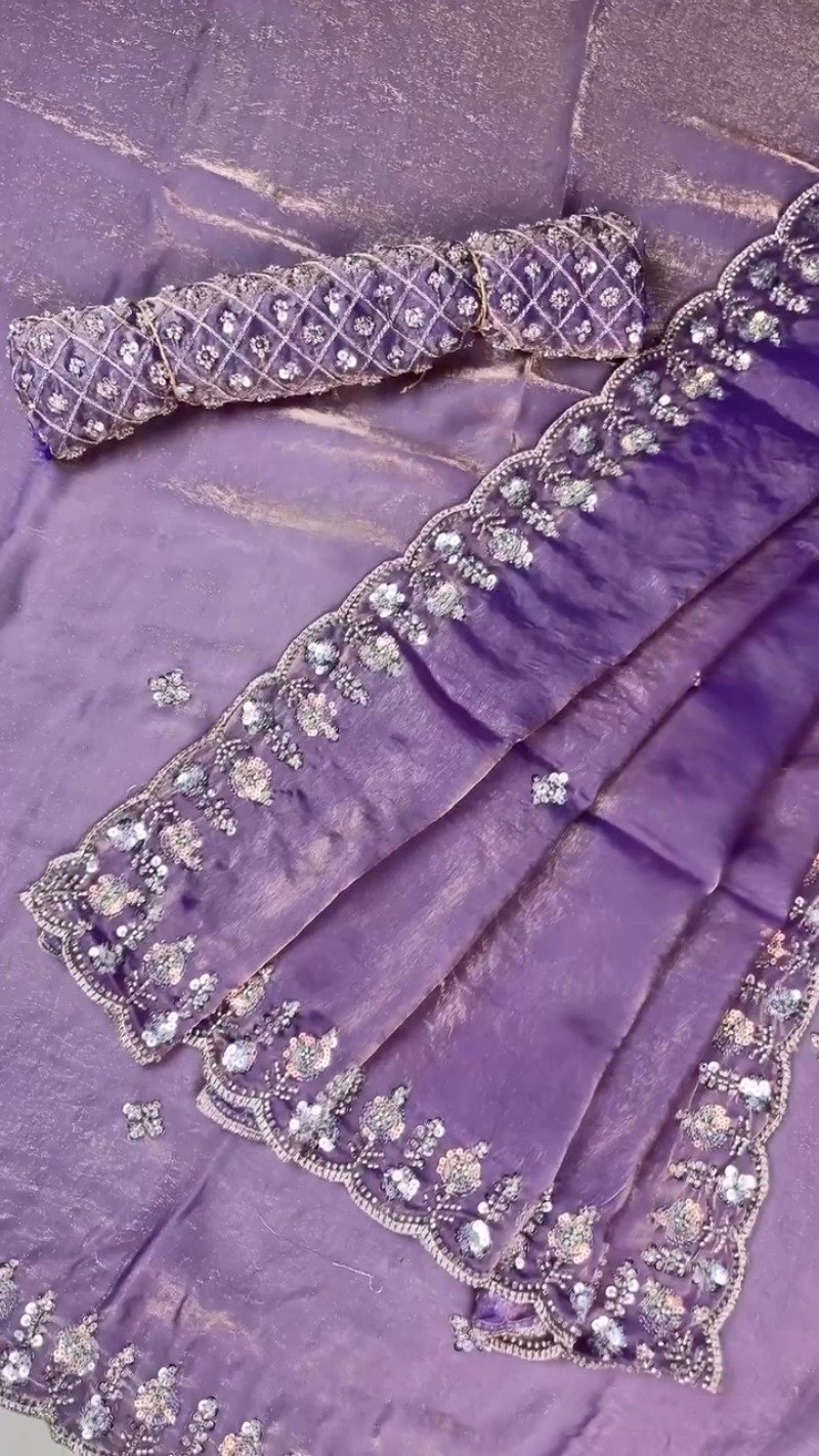 Enchanting Lavender Organza Saree with Intricate Sequin Embellishments - Image 6
