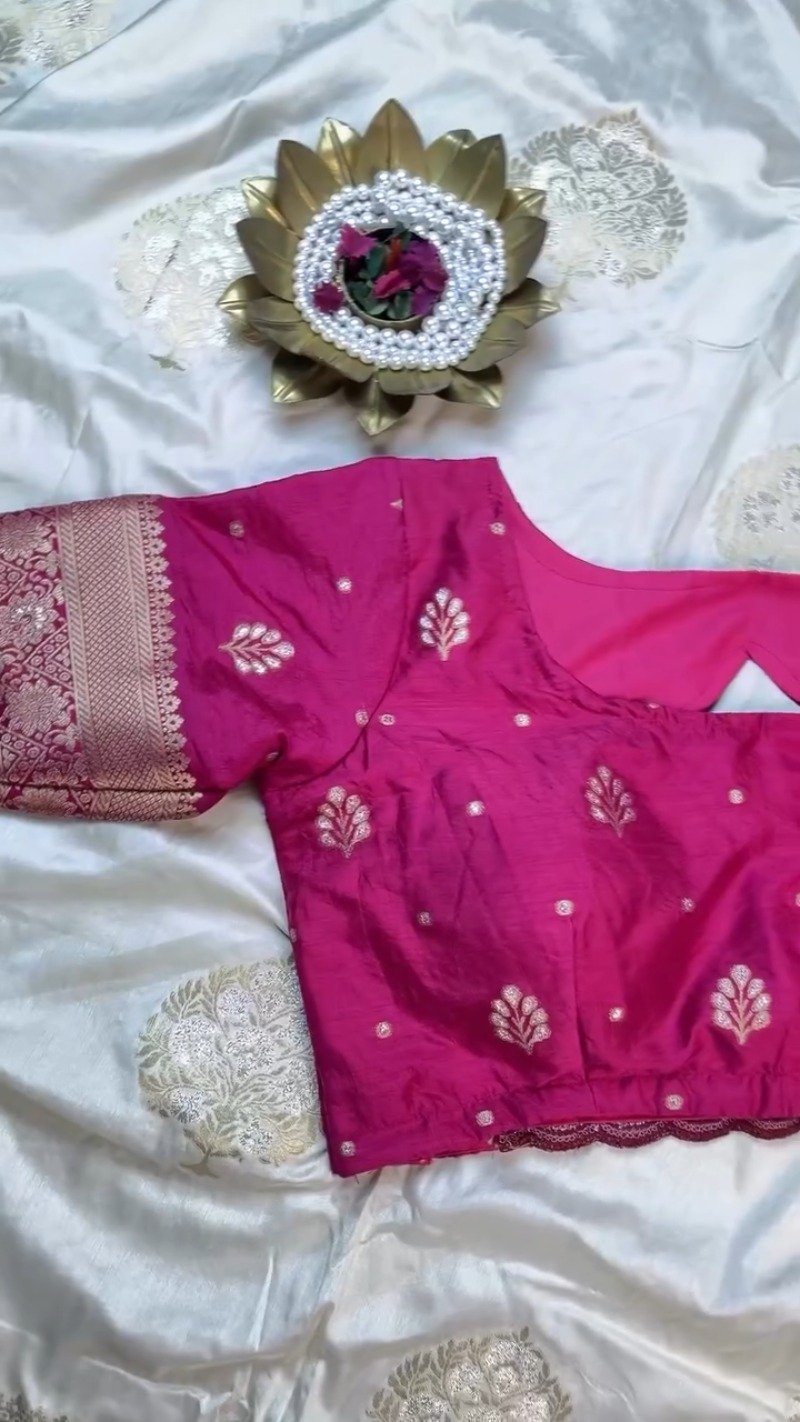 Ivory & Magenta Sequined Banarasi Silk Saree Ensemble - Image 5