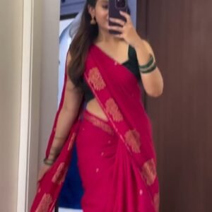 Vibrant Fuchsia Zari Border Handloom Saree